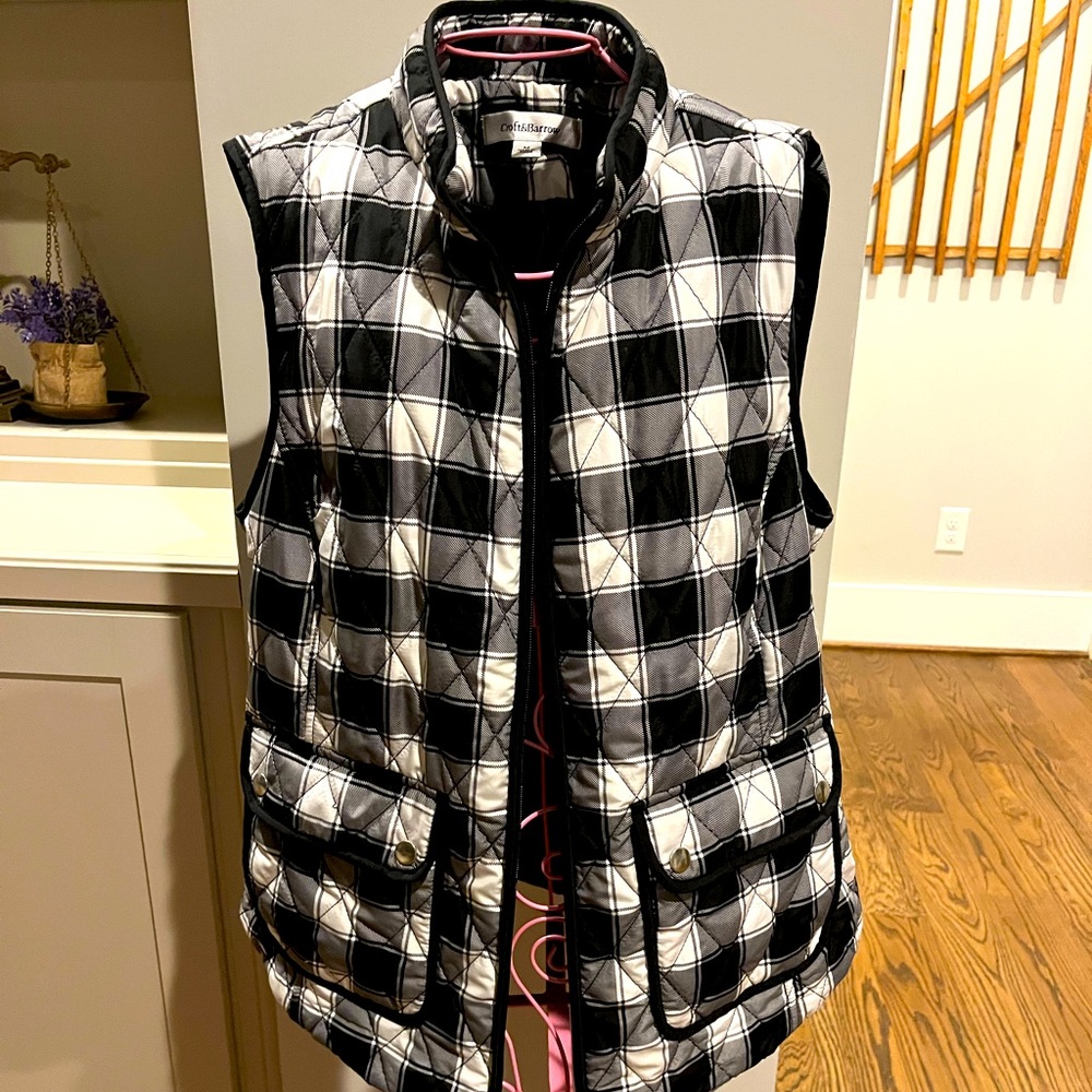 Croft and Barrow checked vest sz M